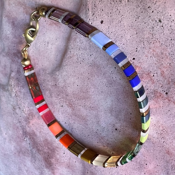 Handmade Miyuki tila bracelet with mixed rainbow design - Picture 9 of 9